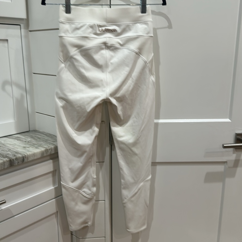 (6218) LULULEMON New Ambition Super High-Rise Tight 28" WAIST=12.5" *FLAW - Picture 10 of 10